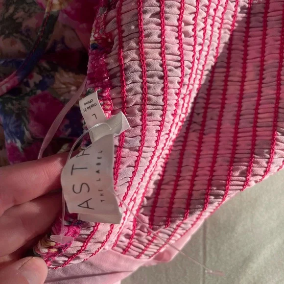 ASTR The Label Women's Pink and Purple Floral Blouse size LargeNWOT - Picture 7 of 10